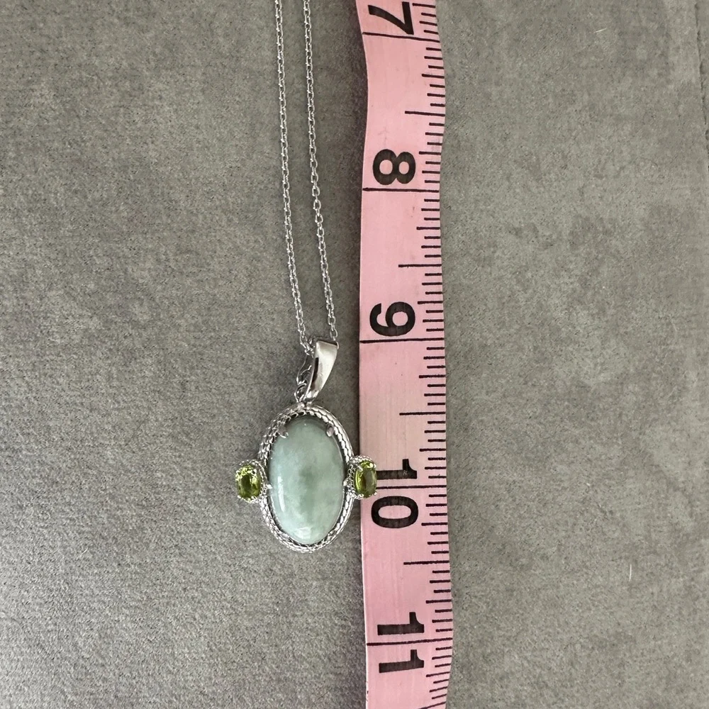 Jade and Peridot necklace in sterling silver by Jade of Yesteryear - Picture 9 of 9
